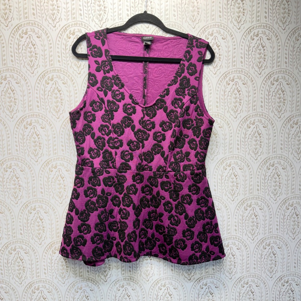 Torrid Peplum‎ Top Womens 1 Purple Black Rose Floral Jacquard V-Neck Sleeveless